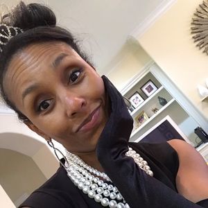 Meet your Posher, Cassandra